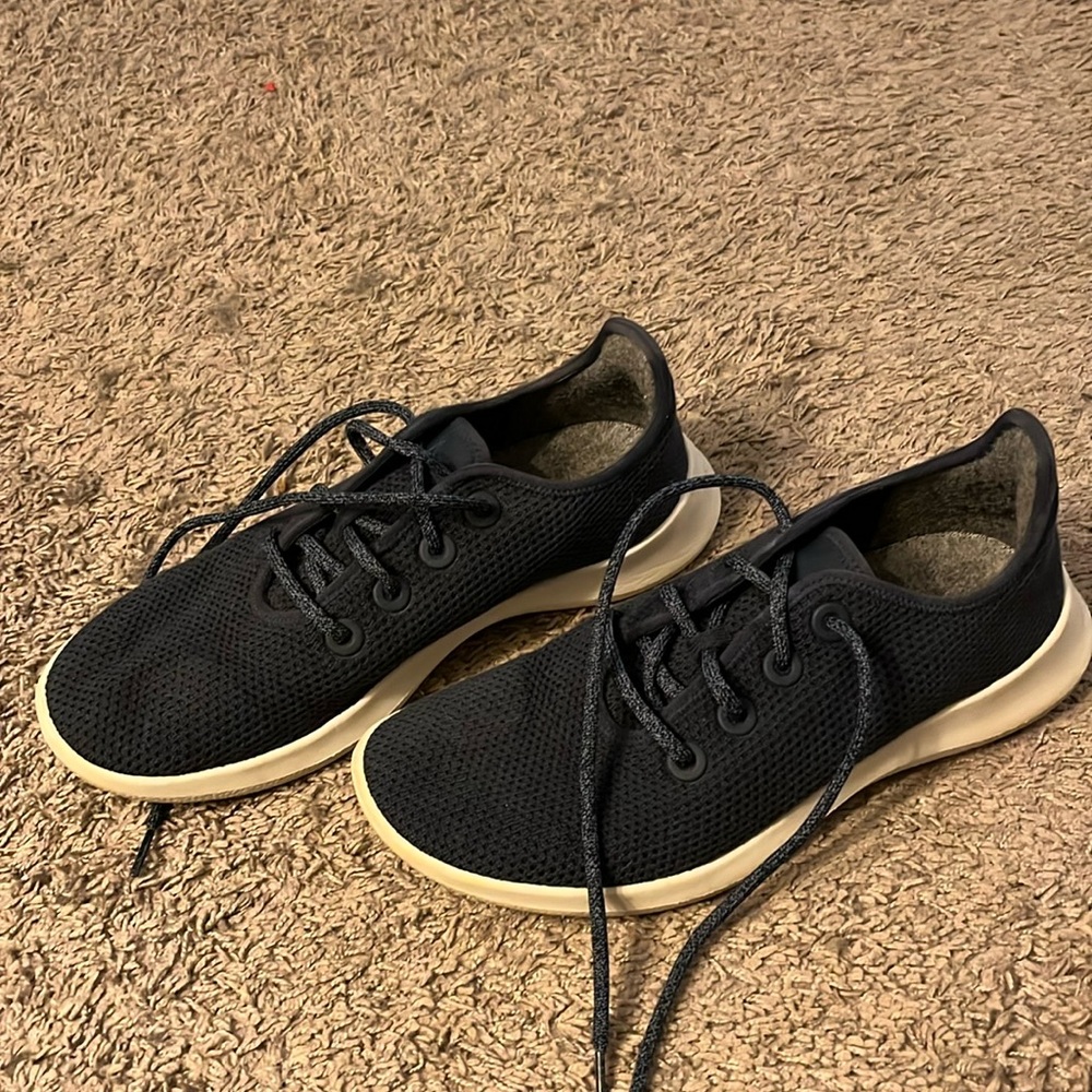 Men’s blue sneakers, gently used